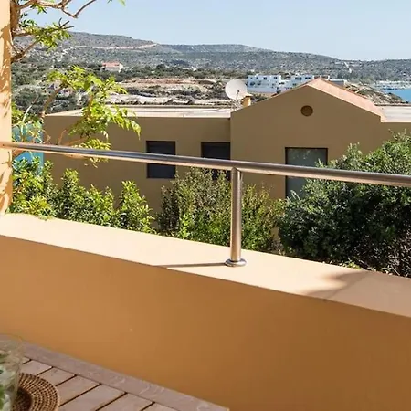 Villa Chloe By The Sea
