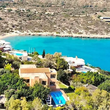 Chloe By The Sea Villa
